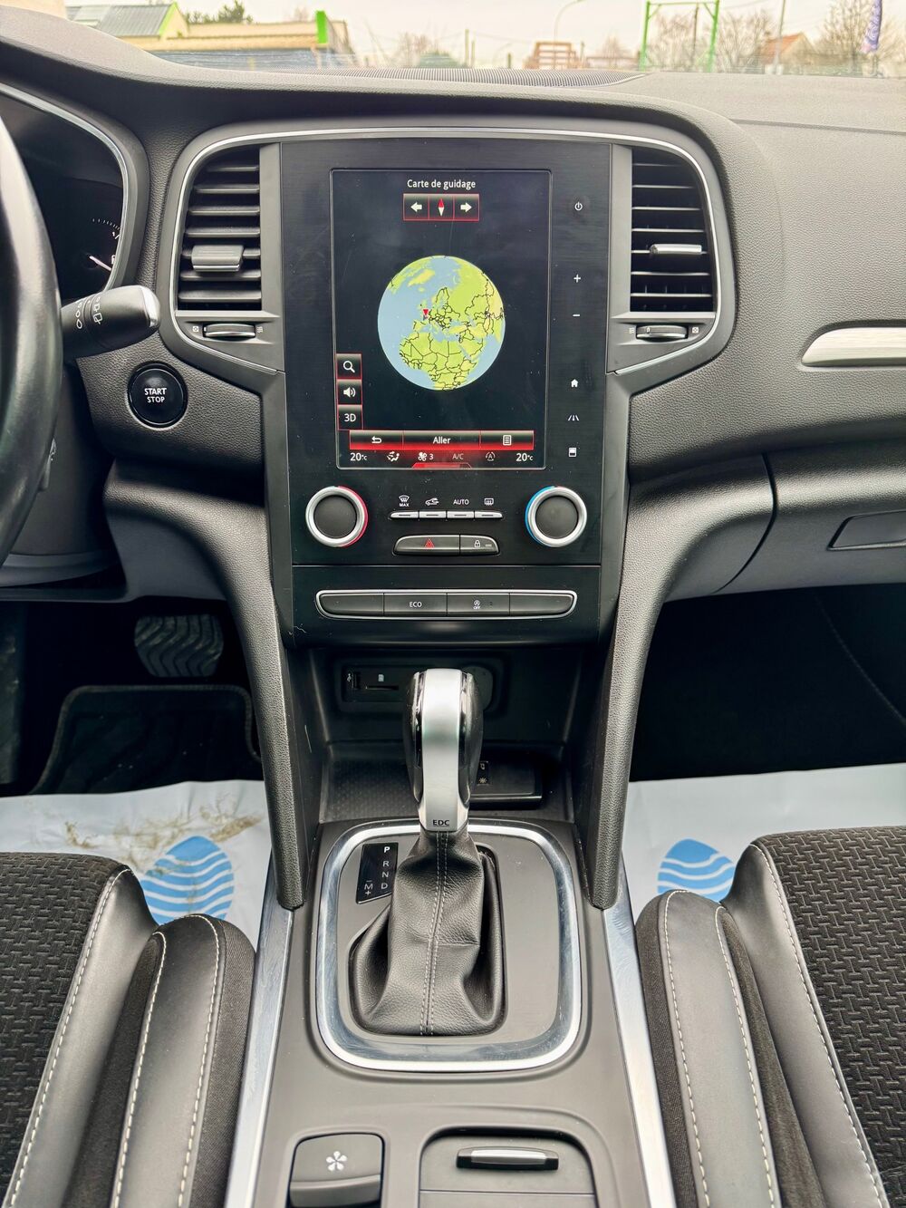 M&eacute;gane IV TCe 130 CV ENERGY INTENS EDC AUTOMATIQUE / CAM&Eacute;RA / MOTEU 2016 occasion 45150 JARGEAU