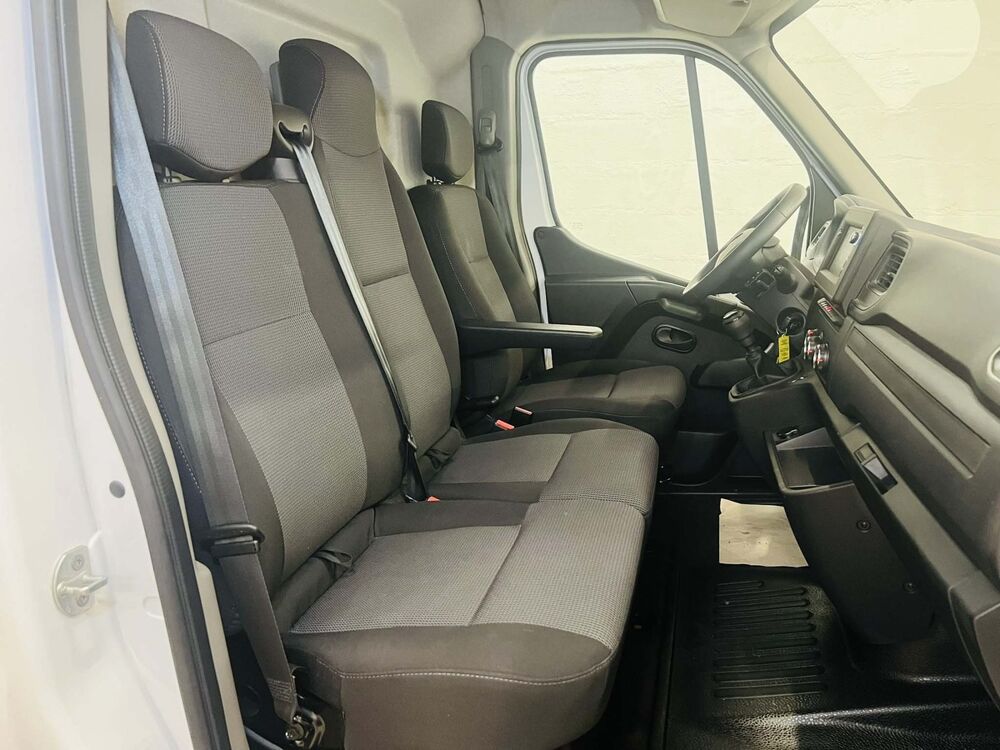 Master 3500 L3H2 2.3L DCI 150cv susp. pneumatiques 19.433 kms / EN 2023 occasion 45140 INGRE