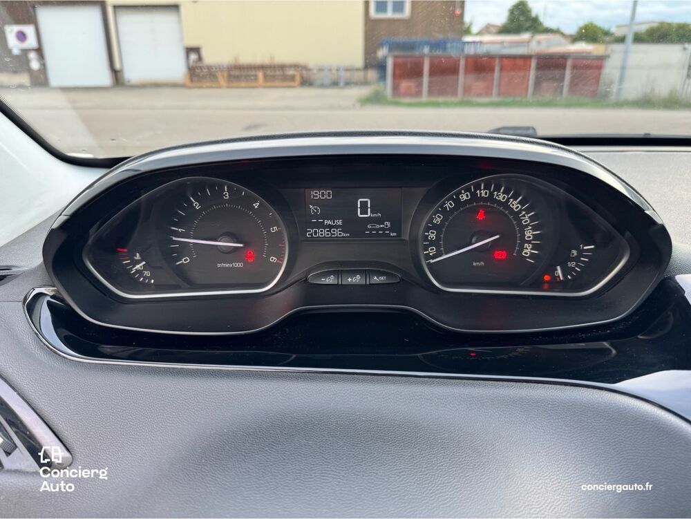 208 1.6 BlueHDI 75 soci&eacute;t&eacute; 2 places / CarPlay / Distribution neu 2016 occasion 69700 Givors