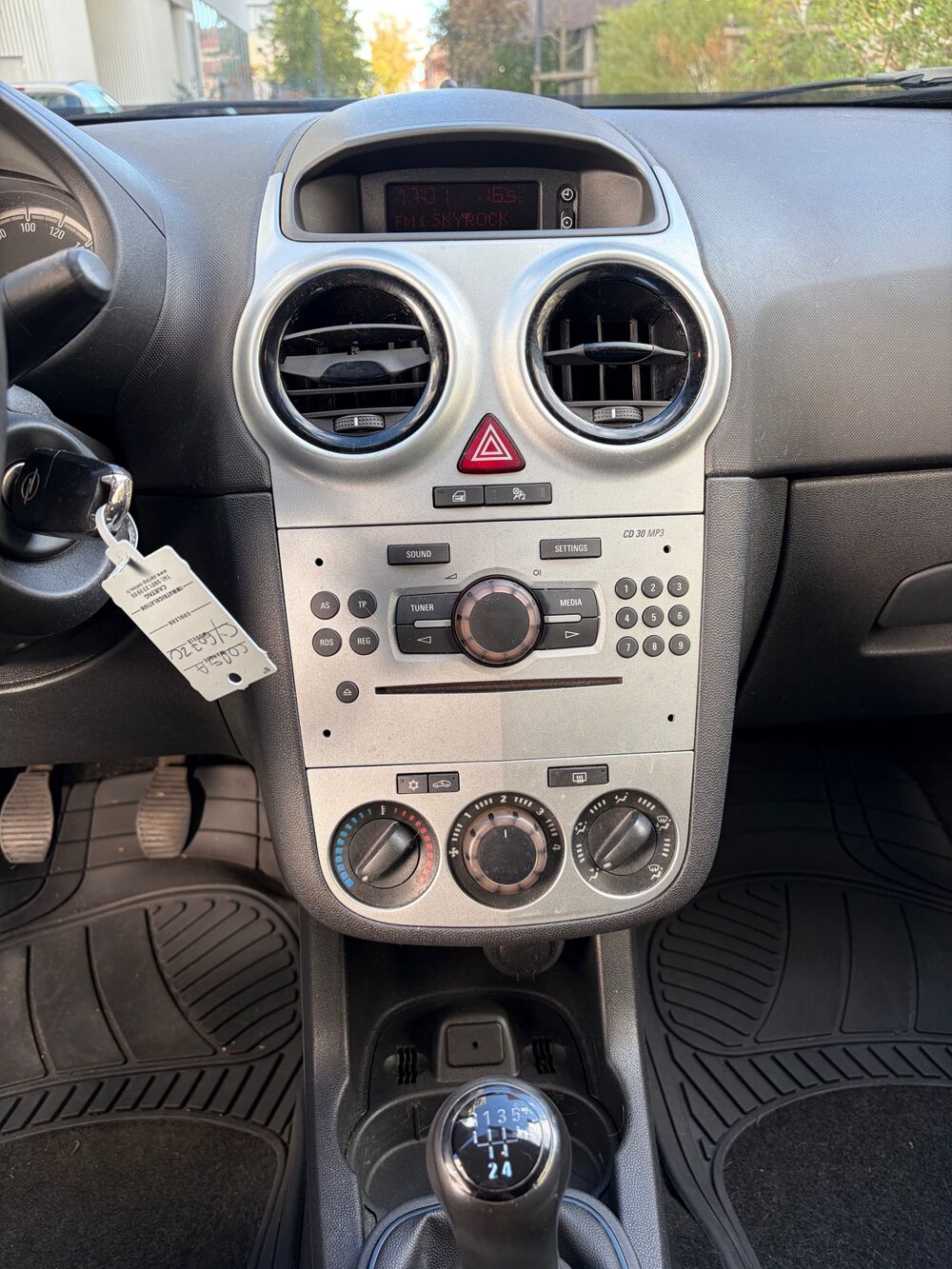 Corsa D 1.0L 12V PHASE 2 FINITION COOL LINE - MOTEUR &Agrave; CHAINE - EN 2013 occasion 45400 FLEURY-LES-AUBRAIS