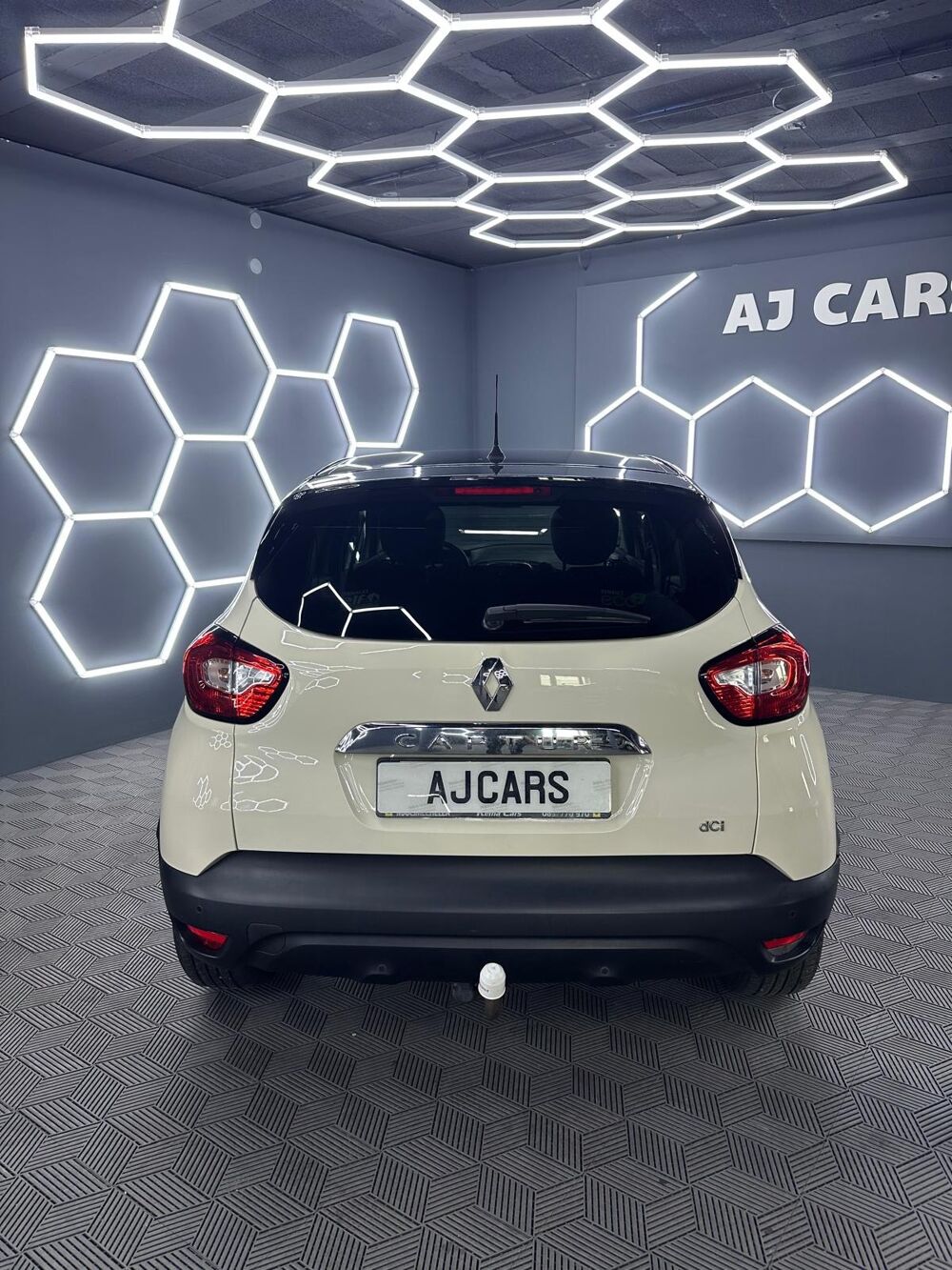 Captur 1.5 DCI 90 Ch 1ERE MAIN *DISTRI NEUVE *GPS *CLIM AUTO* GARAN 2013 occasion 57160 Moulins-l&egrave;s-Metz