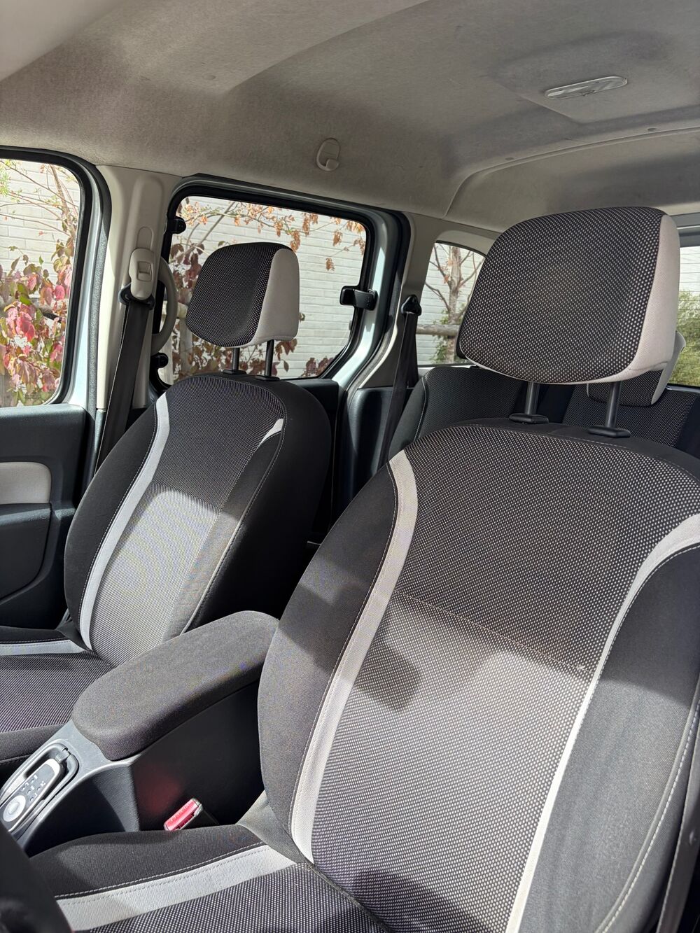 Kangoo 5 PLACES 1.5L DCI FINITION EXPRESSION - BIEN OPTIONN&Eacute; - ENTR 2013 occasion 45400 FLEURY-LES-AUBRAIS