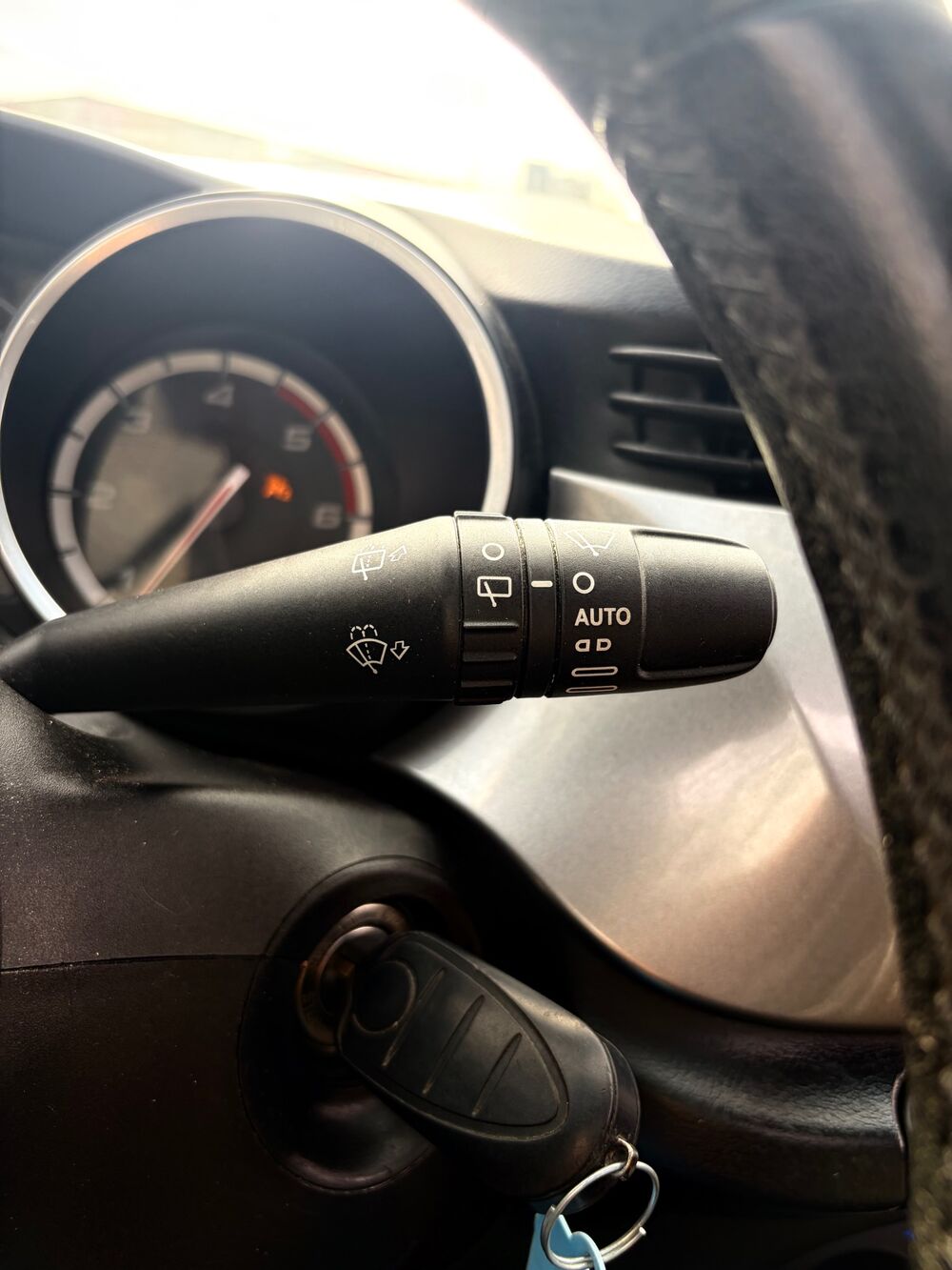 Giulietta BOITE AUTO TOIT OUVRANT GPS CUIR RADARS BLUETOOTH PAIEMENT E 2012 occasion 95100 ARGENTEUIL