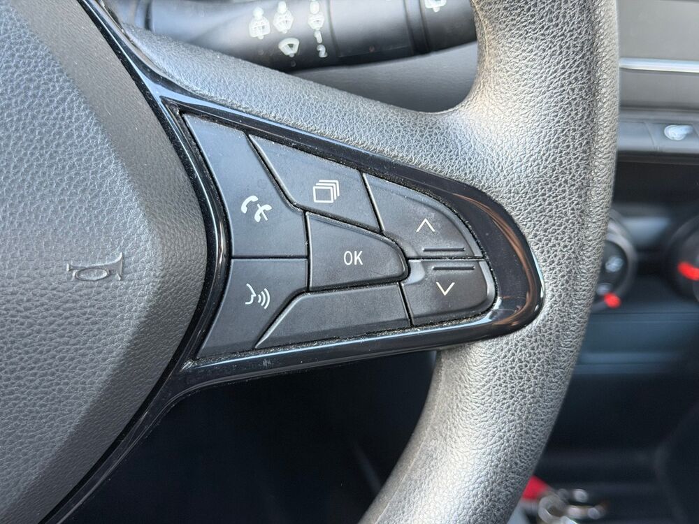 Clio 5 V Life 1.0 SCe 65Cv - Climatisation 2020 occasion 95190 Goussainville