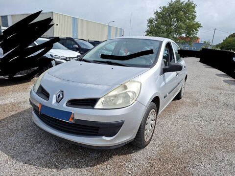 Renault clio - 1.5 dci - Gris