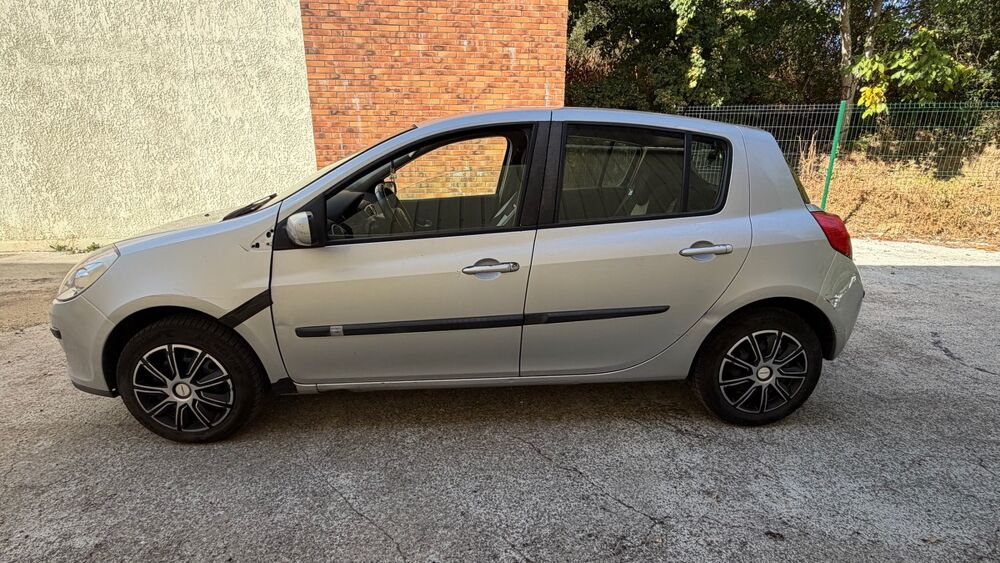 Clio 3 1.5dci possibilit&eacute; de paiement 3 ou 4x jusqu'&agrave; 4000e 2009 occasion 91090 Lisses