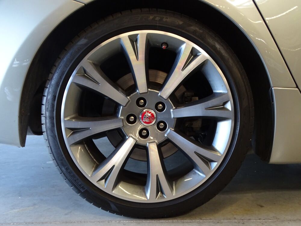 XJ II 3.0 V6 340 Ch S/C PORTFOLIO Supercharged AWD 4x4 2013 occasion 34500 B&eacute;ziers