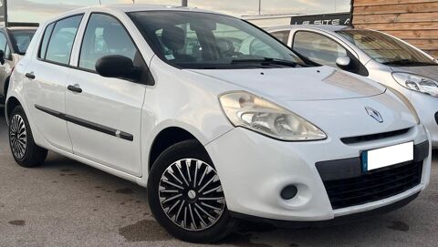 Renault clio iii Phase 2 / 1.2 i 16V 75 cv*Finition Authe