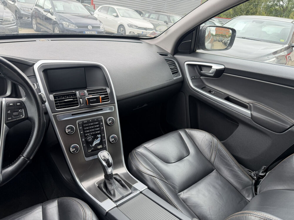 XC60 (2) 2.4 D4 181 AWD SUMMUM GEARTRONIC 6 2014 occasion 95480 Pierrelaye