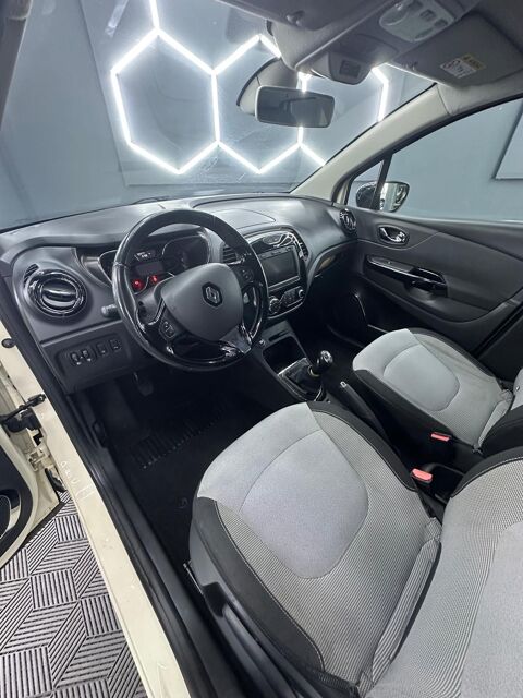 Captur 1.5 DCI 90 Ch 1ERE MAIN *DISTRI NEUVE *GPS *CLIM AUTO* GARAN 2013 occasion 57160 Moulins-l&egrave;s-Metz