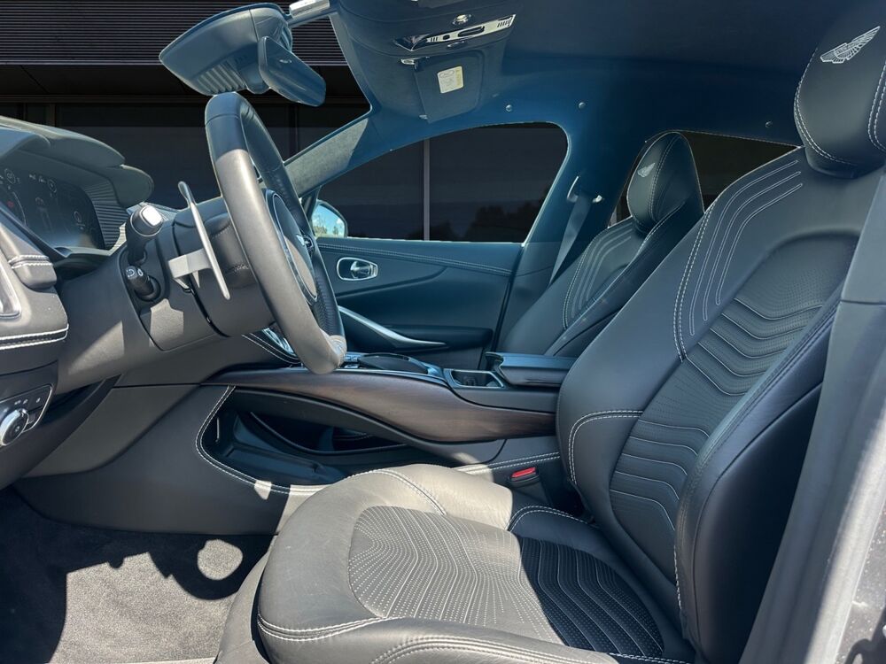 DBX V8 550 (Garantie ASTON MARTIN 10/2025) 2021 occasion 34140 M&egrave;ze