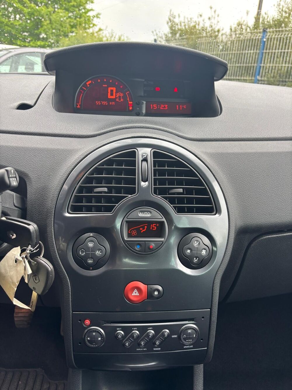 Grand Modus 1.5 DCI 85 / FAIBLE KILOMETRAGE / GARANTIE 12 MOIS 2011 occasion 49290 MAUGES SUR LOIRE
