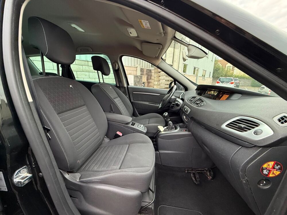 Grand scenic IV 1.5 DCI 110 CV LIMITED 7 place 1rs main garantie 6 mois 2015 occasion 78800 Houilles