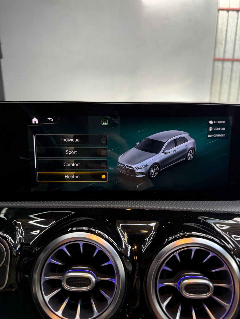 Classe A 250e 218CV AMG Line Garantie 12 mois 2020 occasion 43000 Le Puy-en-Velay