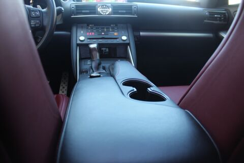 IS III (2) 300H F SPORT EXECUTIVE FULL OPTIONS + CARPLAY / ENT 2020 occasion 34430 Saint-Jean-de-V&eacute;das