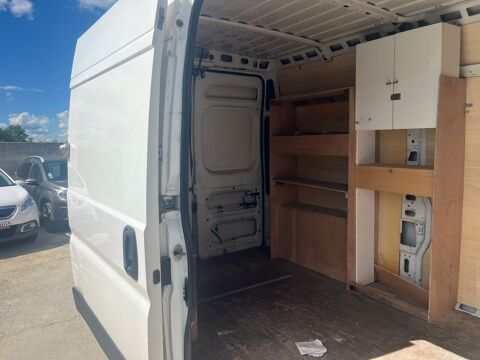Boxer 2.2L HDI 101 CHV DIESEL - BEAUCOUP DE RANGEMENTS | R&Eacute;VIS&Eacute;E-G 2012 occasion 13200 Arles