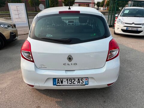 Clio 3 (2) 1.2 16V 75 AUTHENTIQUE 5P EURO5 2010 occasion 78310 Coigni&egrave;res