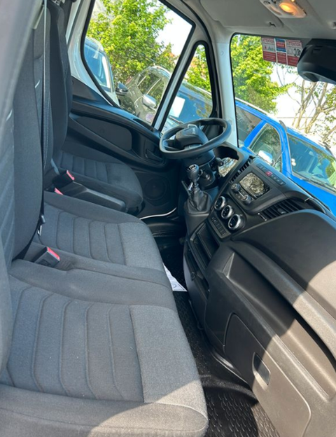 Daily IVECO DAILY VI CAMIONNETTE 3.0i 136cv GAZ NATURAL/ ESSENCES 2022 occasion 69150 D&eacute;cines-Charpieu