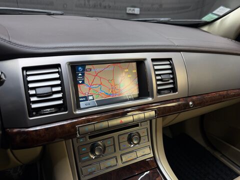 XF 3.0 d V6 211ch - LUXE PREMIUM - SUIVI JAGUAR 2010 occasion 45560 Saint-Denis-en-Val