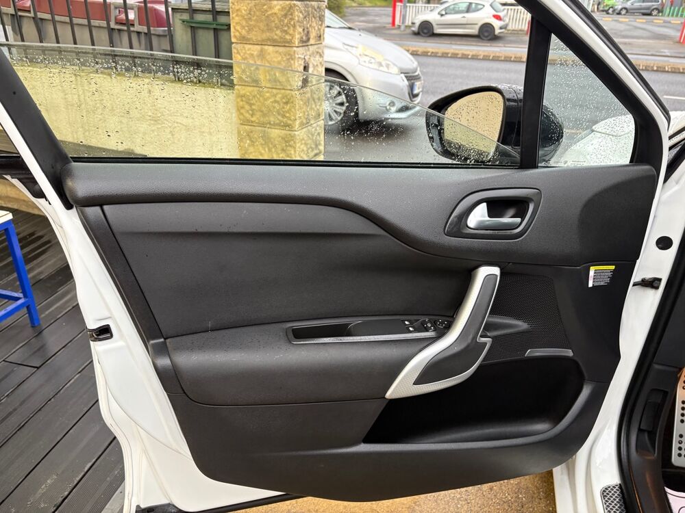 DS4 Crossback Sport Chic 1.6 bluehdi 120 EAT6 2018 occasion 95370 MONTIGNY-LES-CORMEILLES