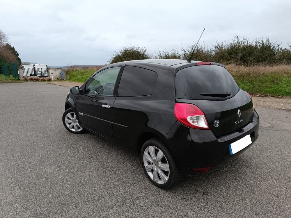 Clio III 1.2i 75cvx 2009 occasion 95420 Magny-en-Vexin