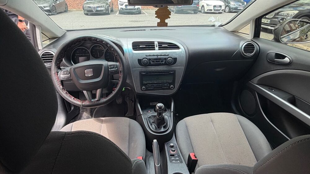 Leon 1.2 tsi 105CV phase2 faciliter de paiement 3X 4X jusqu'&agrave; 400 2010 occasion 91090 Lisses