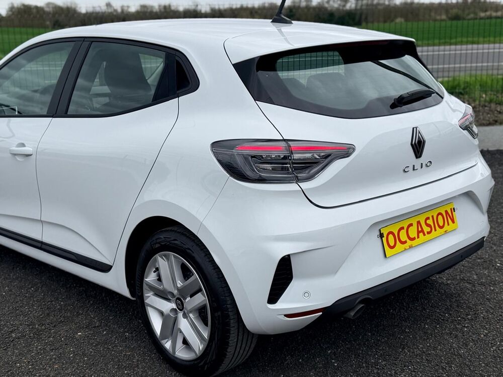 Clio V PHASE II 1.0 TCE 100 ch &deg;&deg; EVOLUTION GPL &deg;&deg; 1 ERE MAIN &deg;&deg; 2023 occasion 45190 BEAUGENCY