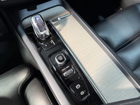 XC60 T8 2.0 Plug in Hybrid AWD Geartronic8 303+89 cv Bo&icirc;te auto O 2018 occasion 45560 Saint-Denis-en-Val