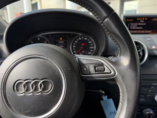 A1 Attraction 1.6 TDI 90 ch - Entretiens OK 2013 occasion 95190 Goussainville