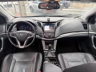 i40 2015 BOITE AUTO TOIT OUVRANT CUIR GPS Bluetooth Facture d e 2015 occasion 95100 ARGENTEUIL