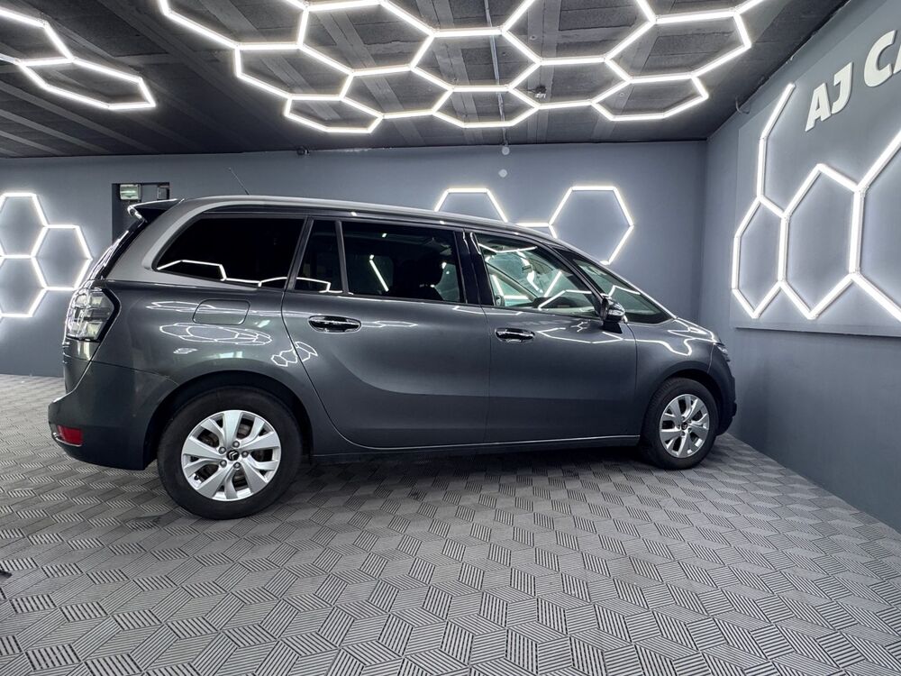 Grand C4 Picasso 1.6 HDI 120Ch *7 PL *DISTRI NEUVE *CAMERA AR* TOIT PANO *GA 2015 occasion 57160 Moulins-l&egrave;s-Metz