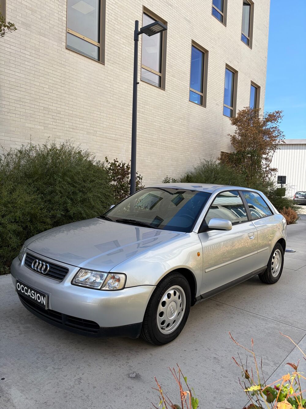 A3 1.6L FINITION ATTRACTION 1999 occasion 45400 FLEURY-LES-AUBRAIS