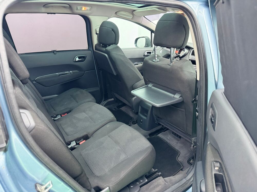 5008 1.6 HDi 16V Boite Auto 110 cv Premium Toit Panoramique 12moi 2010 occasion 69200 VENISSIEUX