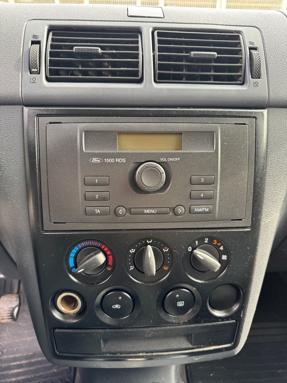 Transit Connect 1.8 TDCI 79 000KM GALERIE DE TOIT ROUL&Eacute; TR&Egrave;S BIEN PAIEMENT E 2008 occasion 95100 Argenteuil