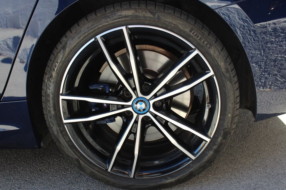 S&eacute;rie 3 330eA xDrive 292 ch M SPORT / CARPLAY + TOIT OUVRANT + TANZA 2021 occasion 34430 Saint-Jean-de-V&eacute;das
