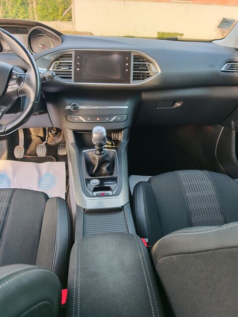 308 SW 1.5 blue hdi 130 cv FINITION ALLURE 2018 occasion 01360 Balan