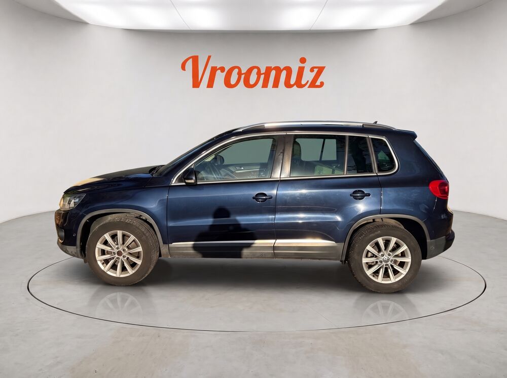 Tiguan 2.0 tdi 140cv Carat 4 Motions DSG TT Options 1er main 2012 occasion 69680 Chassieu