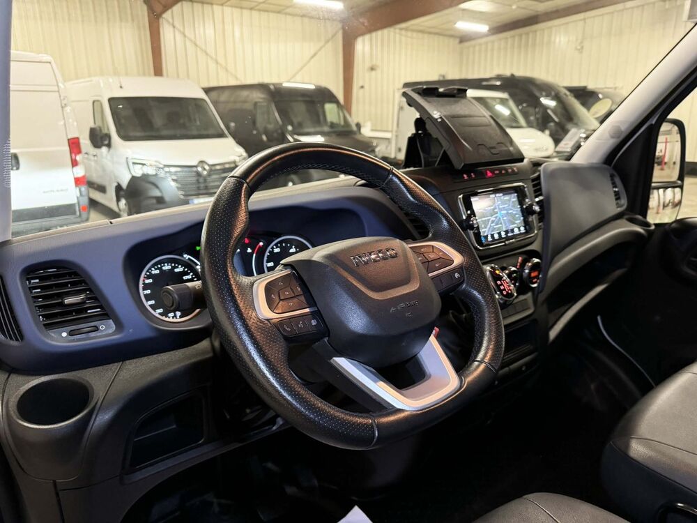 Daily 35C18 V20 L5H3 3.0 180cv HI-MATIC 25.081 kms / EN STOCK 2023 occasion 45140 INGRE