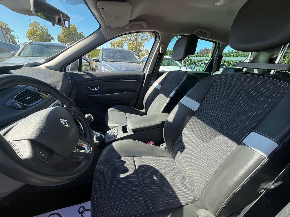 Grand scenic IV III - 1.5 DCi 110cv - eco2 2014 occasion 45560 Saint-Denis-en-Val