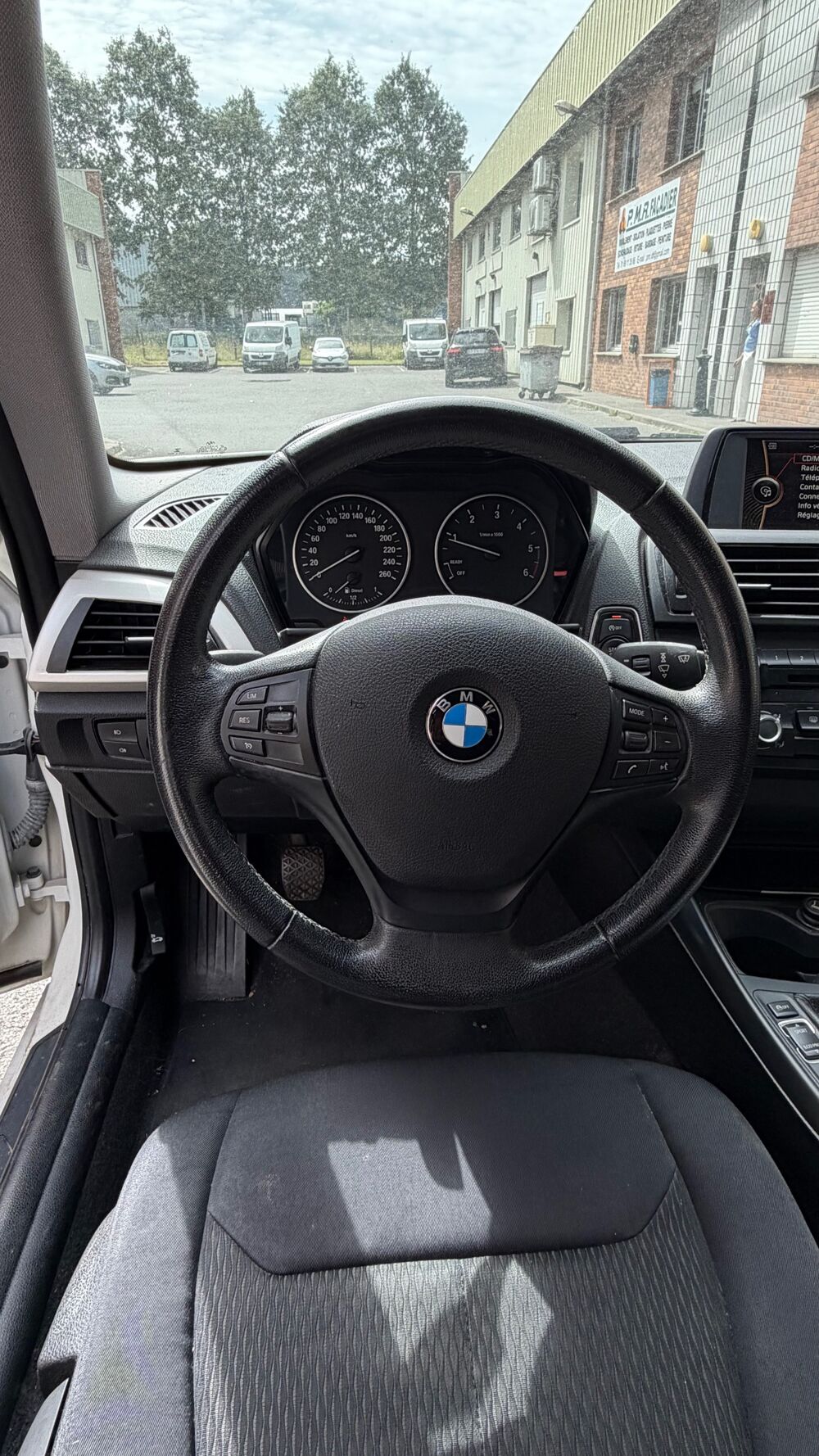 S&eacute;rie 1 95cv facilit&eacute; de paiement de 3 &agrave; 4 FOIS jusqu'&agrave; 3000e 2014 occasion 91090 Lisses