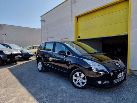 Peugeot 5008 - 2.0 HDI 150CH 7 PLACES PREMIUM - Noir 