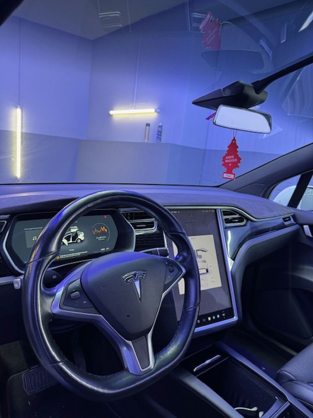 Model X TESLA MODEL X 525CV 75D TVA RECUPERABLE garantie TESLA 2017 occasion 69126 BRINDAS