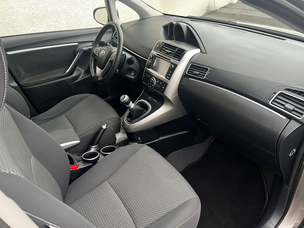 Corolla Verso 1.6 D4-D 112 5 places garantie 3 mois 2014 occasion 31120 PORTET SUR GARONNE