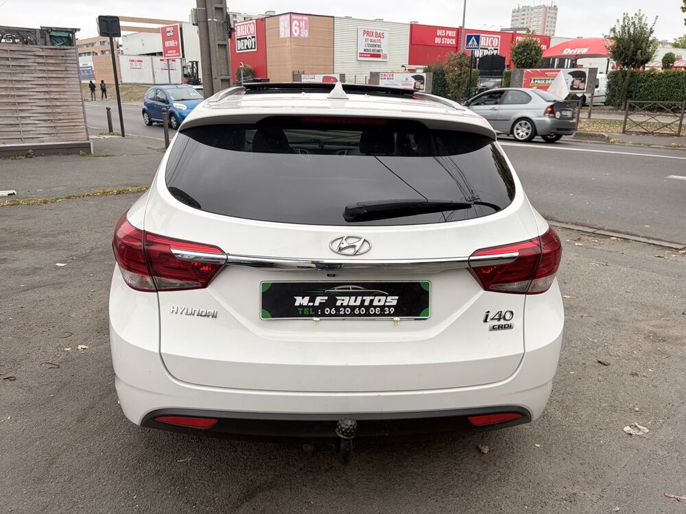 i40 2015 BOITE AUTO TOIT OUVRANT CUIR GPS Bluetooth Facture d e 2015 occasion 95100 ARGENTEUIL