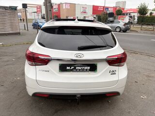 i40 2015 BOITE AUTO TOIT OUVRANT CUIR GPS Bluetooth Facture d e 2015 occasion 95100 ARGENTEUIL