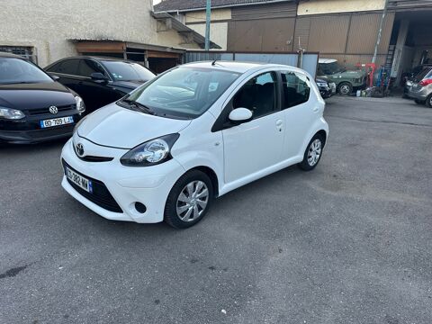 Toyota Aygo TOYOTA I 5 Portes 1.0 VVTi 12V 68 cv 2013 occasion SAINT-BONNET-DE-MURE 69720