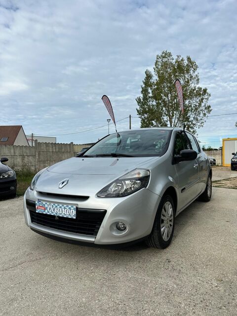 Renault Clio III 1.6 16V 110CV boite auto garantie 12 mois offert 2011 occasion Cercottes 45520