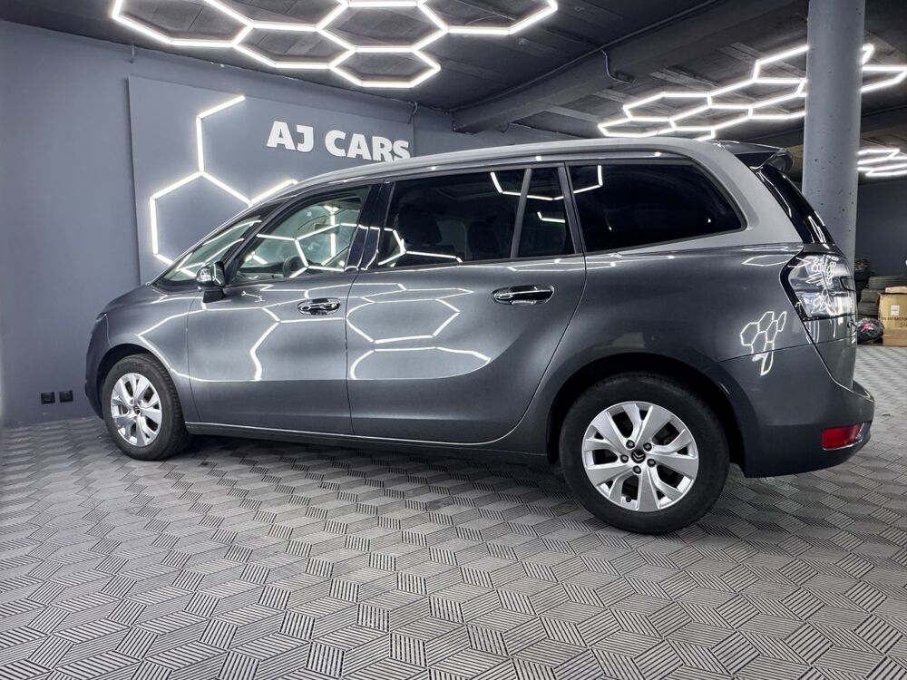 Grand C4 Picasso 1.6 HDI 120Ch *7 PL *DISTRI NEUVE *CAMERA AR* TOIT PANO *GA 2015 occasion 57160 Moulins-l&egrave;s-Metz