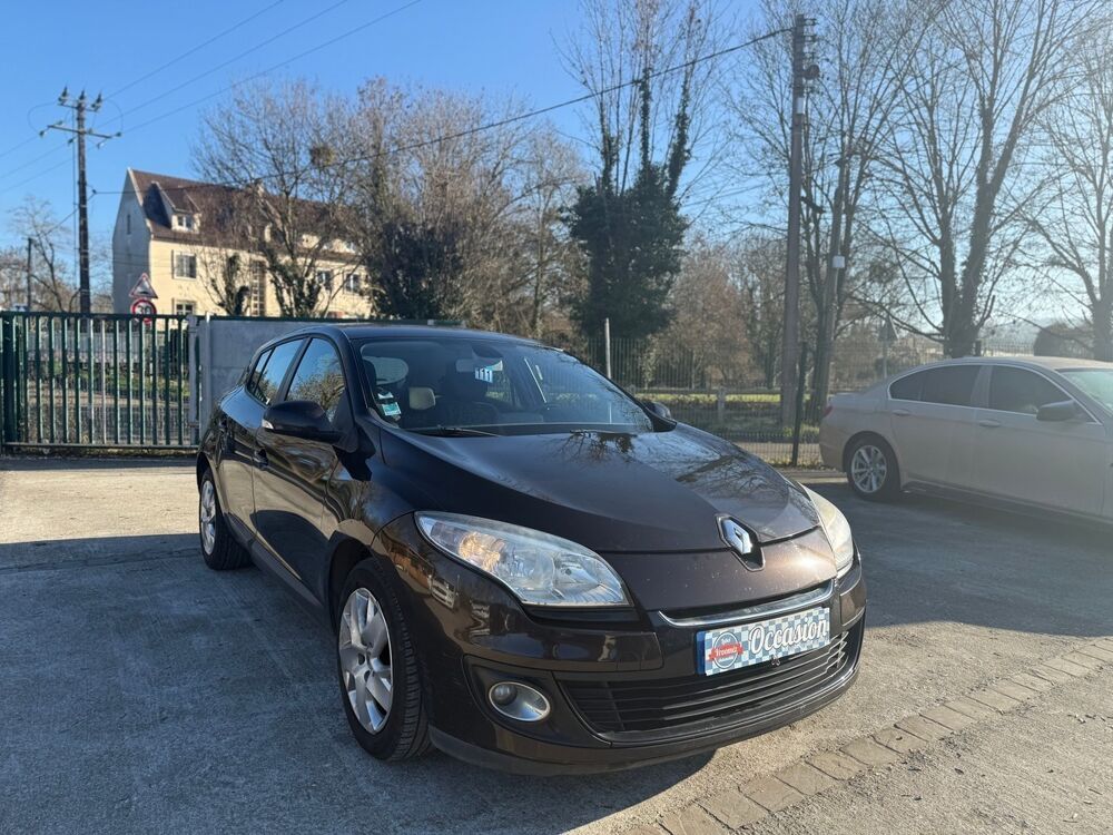 M&eacute;gane III TOM TOM DCI 90 CH PAIEMENT EN PLUSIEURS FOIS JUSQU'A 3500 2012 occasion 78270 BENNECOURT