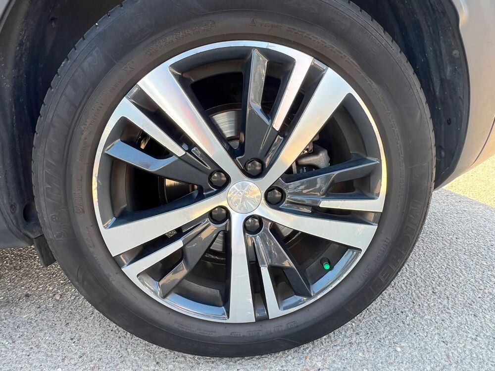 3008 II 1.2 L 130 S&S ALLURE BUSINESS E6 BO&Icirc;TE AUTO 2019 occasion 78310 Coigni&egrave;res